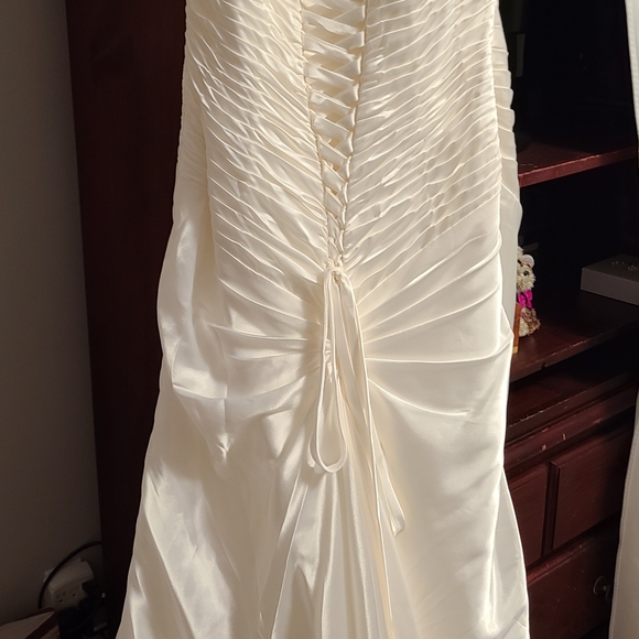 Wedding dress - Picture 5 of 7